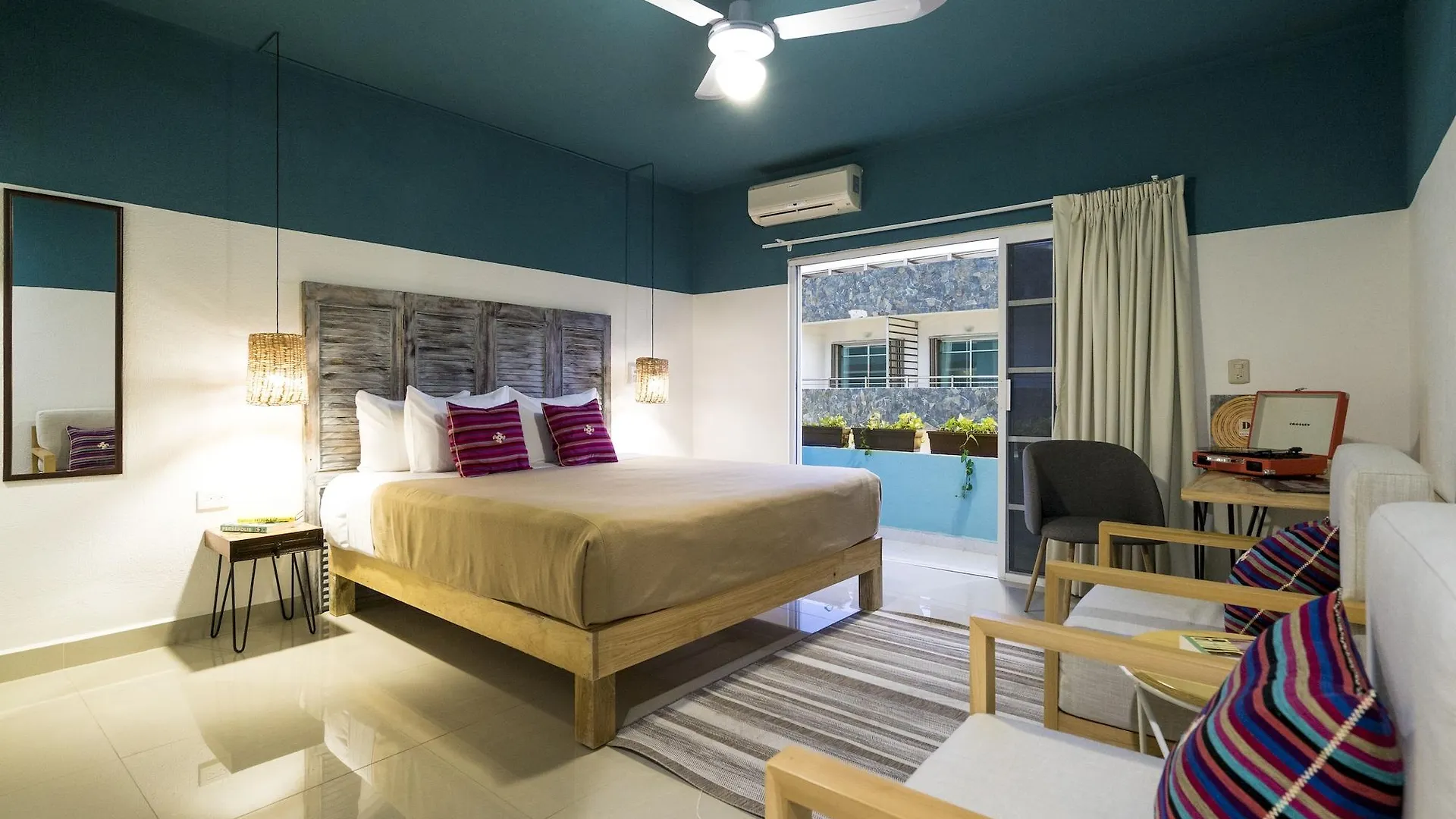 Selina Playa Del Carmen Hotel